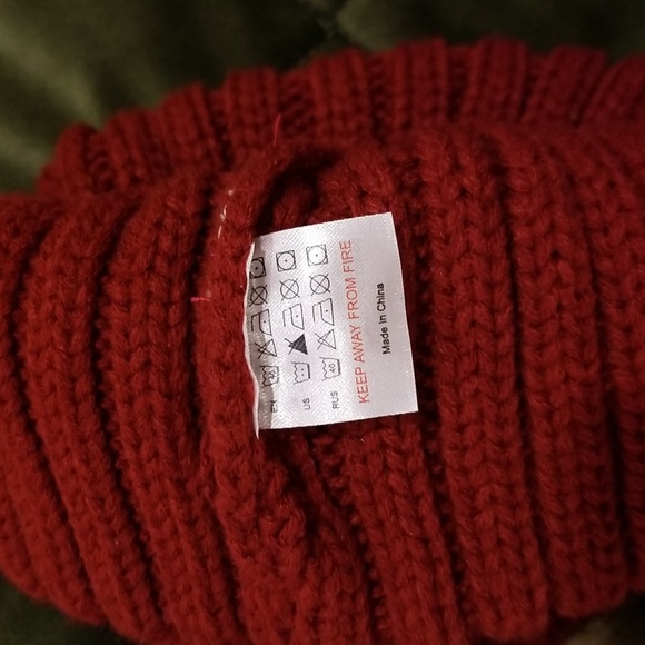 FURTALK  Women Winter Knitted Beanie hat with faux fur pom - Picture 7 of 7